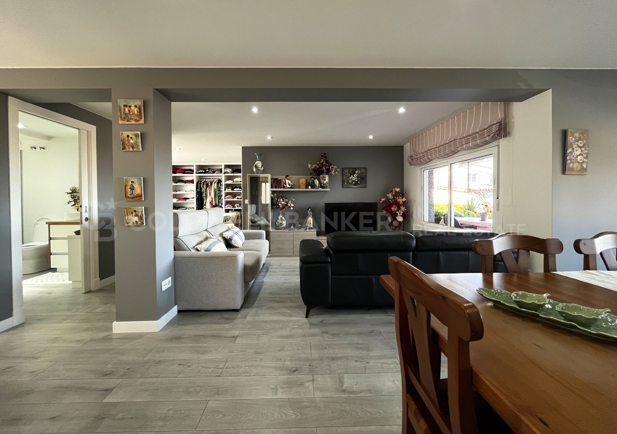 Villa with Views of the Cies