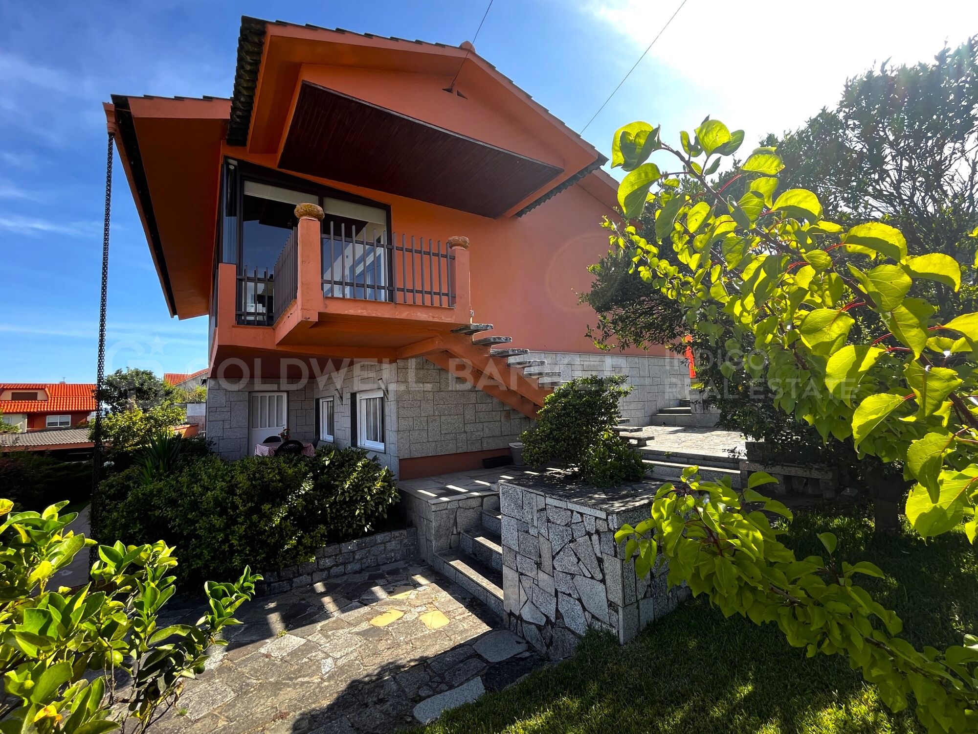 Villa with Views of the Cies