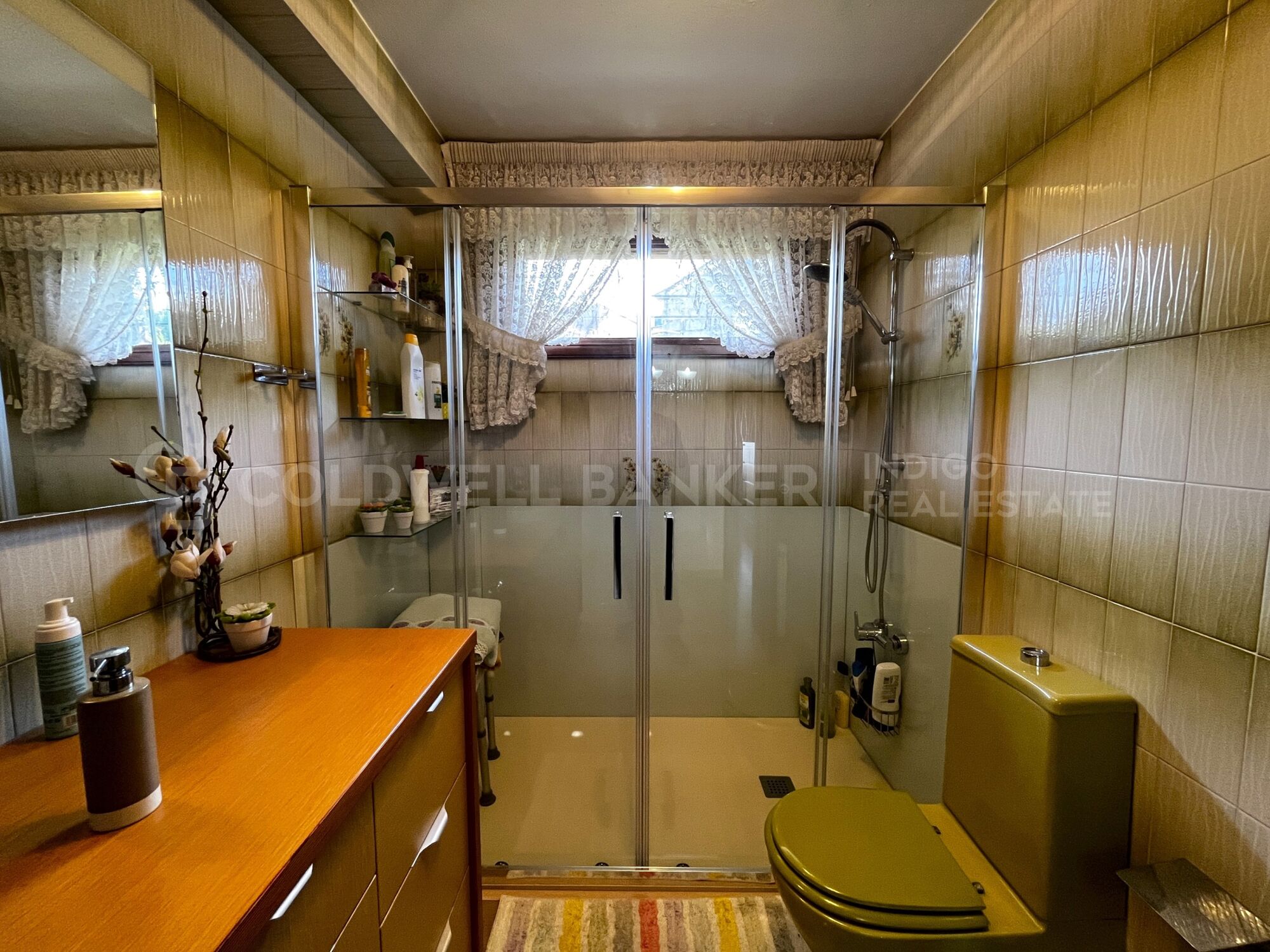 Villa with Views of the Cies