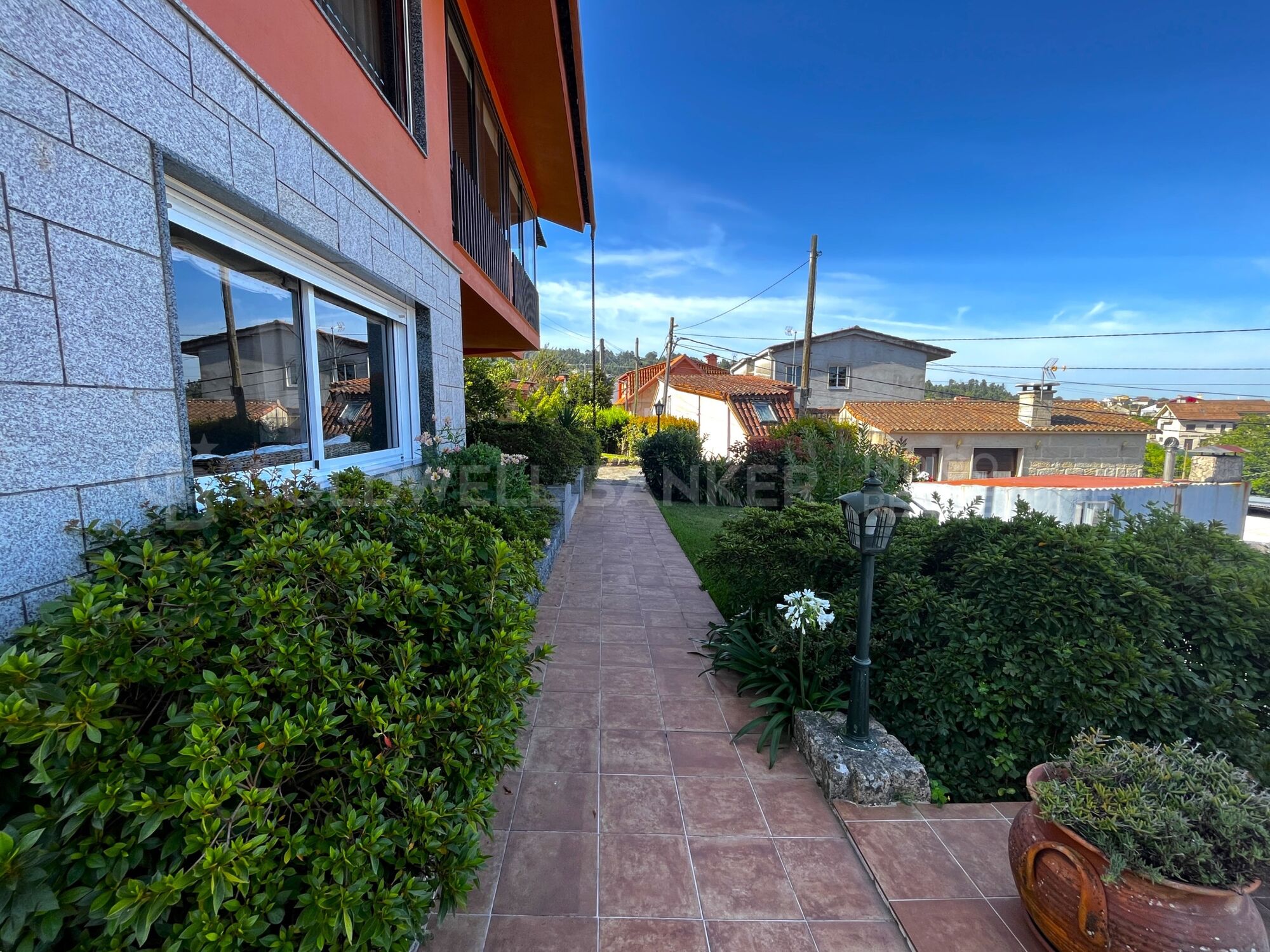 Villa with Views of the Cies