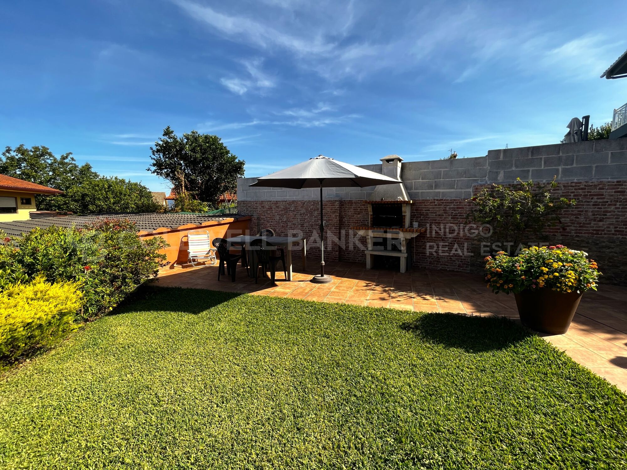 Villa with Views of the Cies
