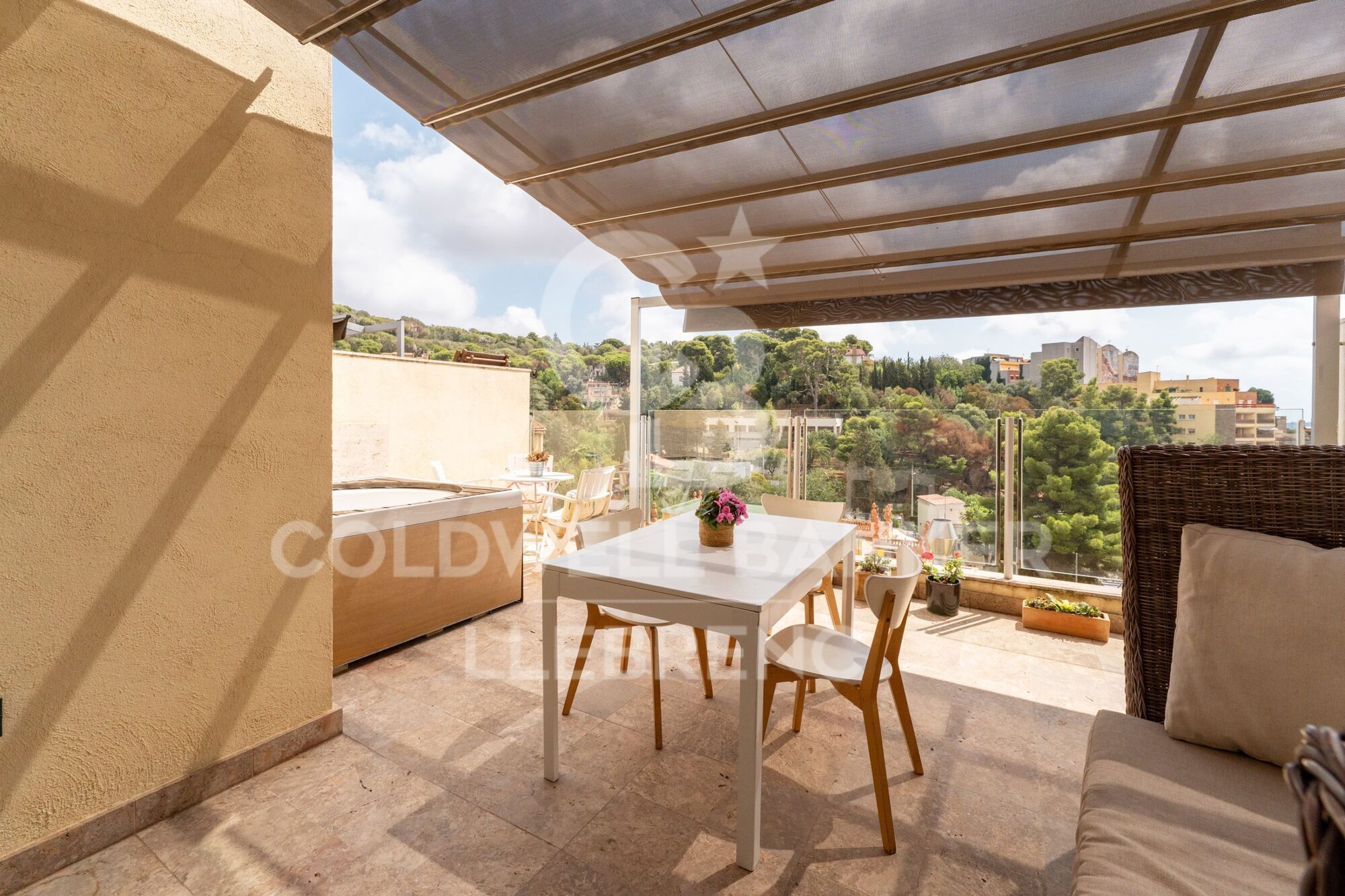 Espectacular casa pareada en venta en Vallcarca