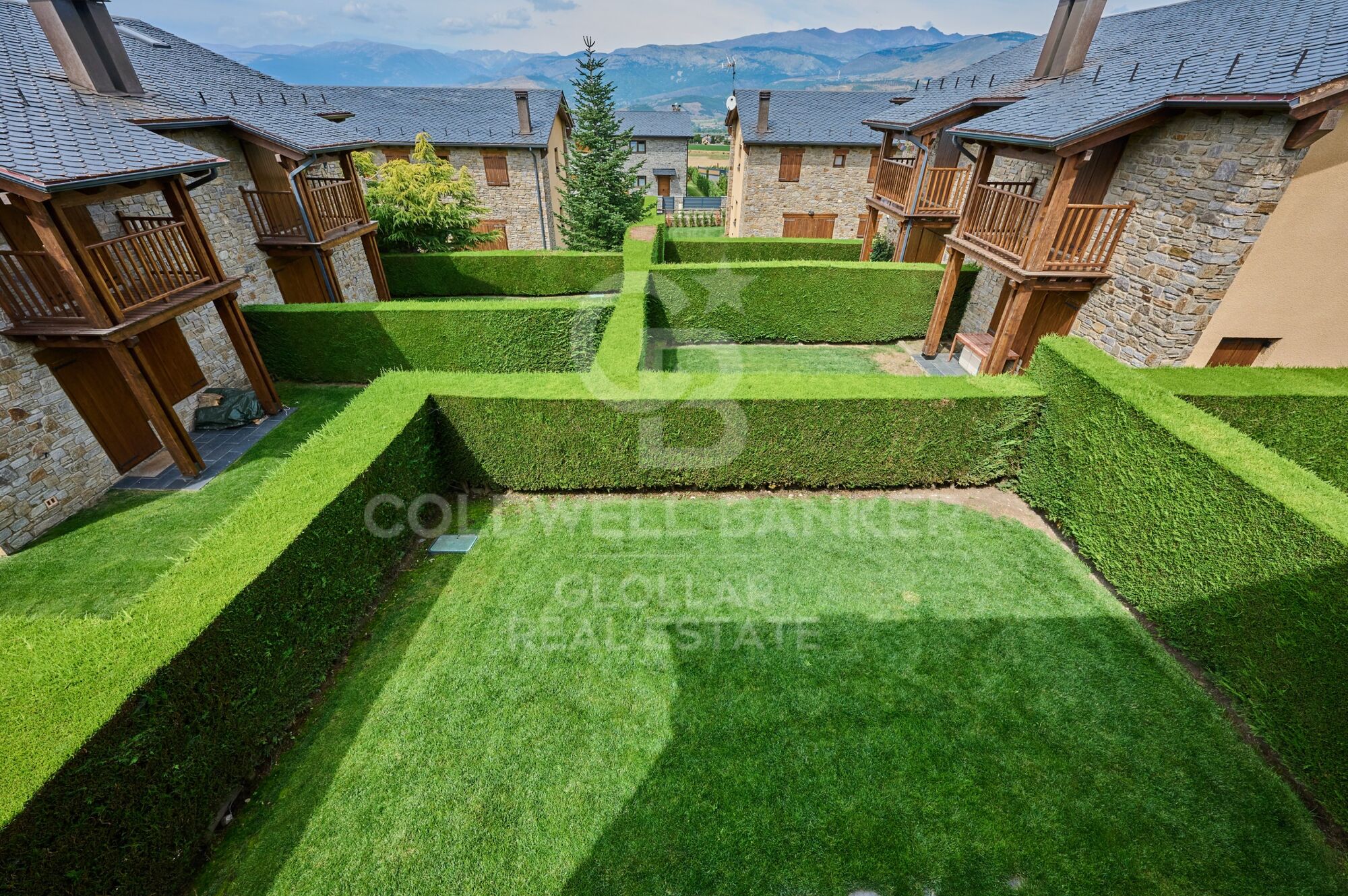 House 4 Bedrooms Duplex Sale Err