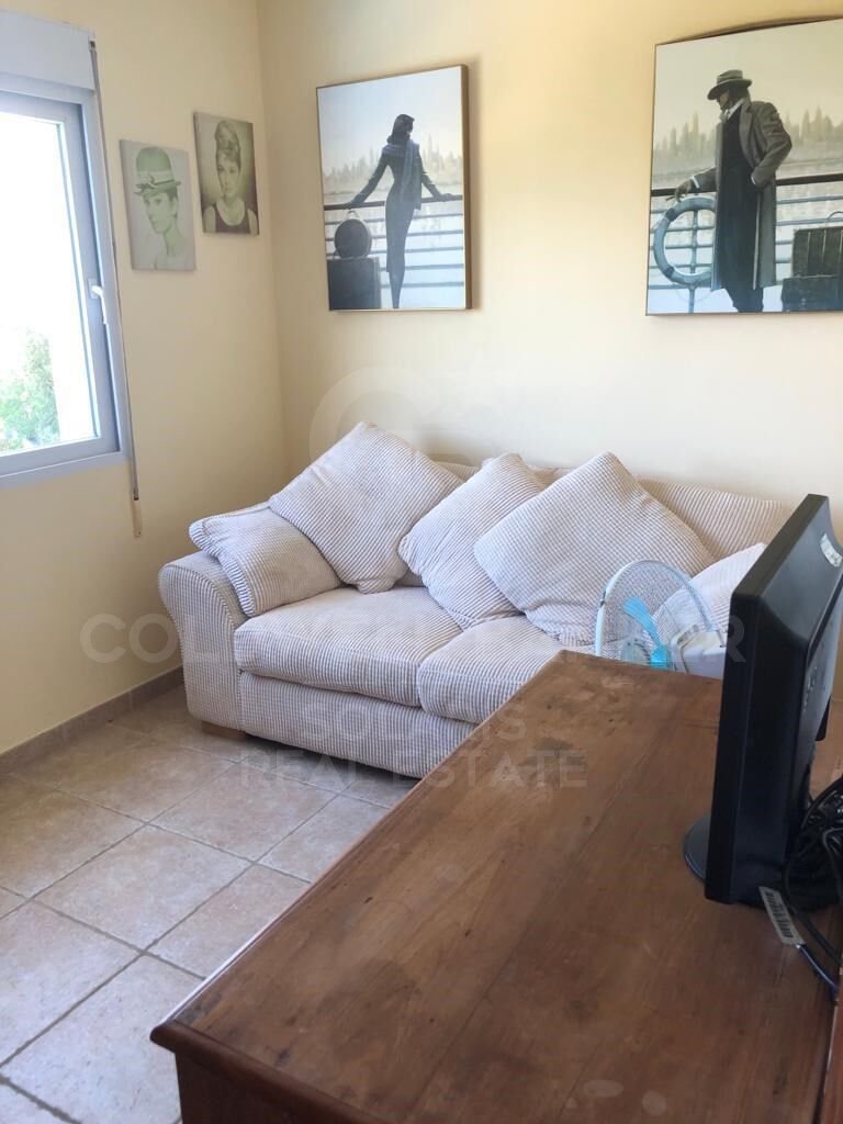 Charmante villa de style rustique-méditerranéen avec une vue spectaculaire sur la mer