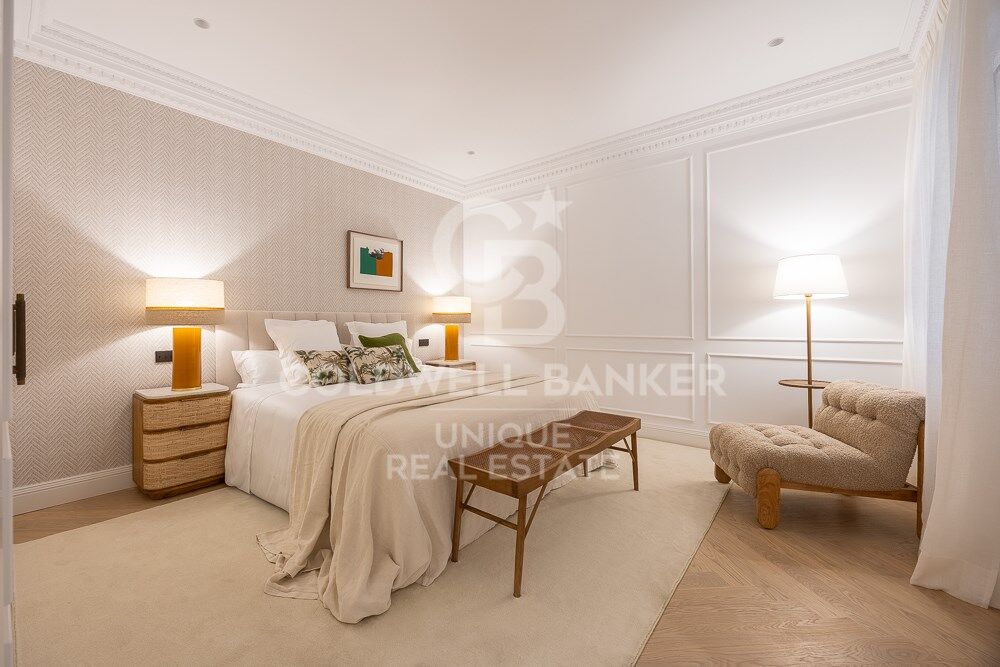 Spectacular flat with terrace for sale in Recoletos, Madrid