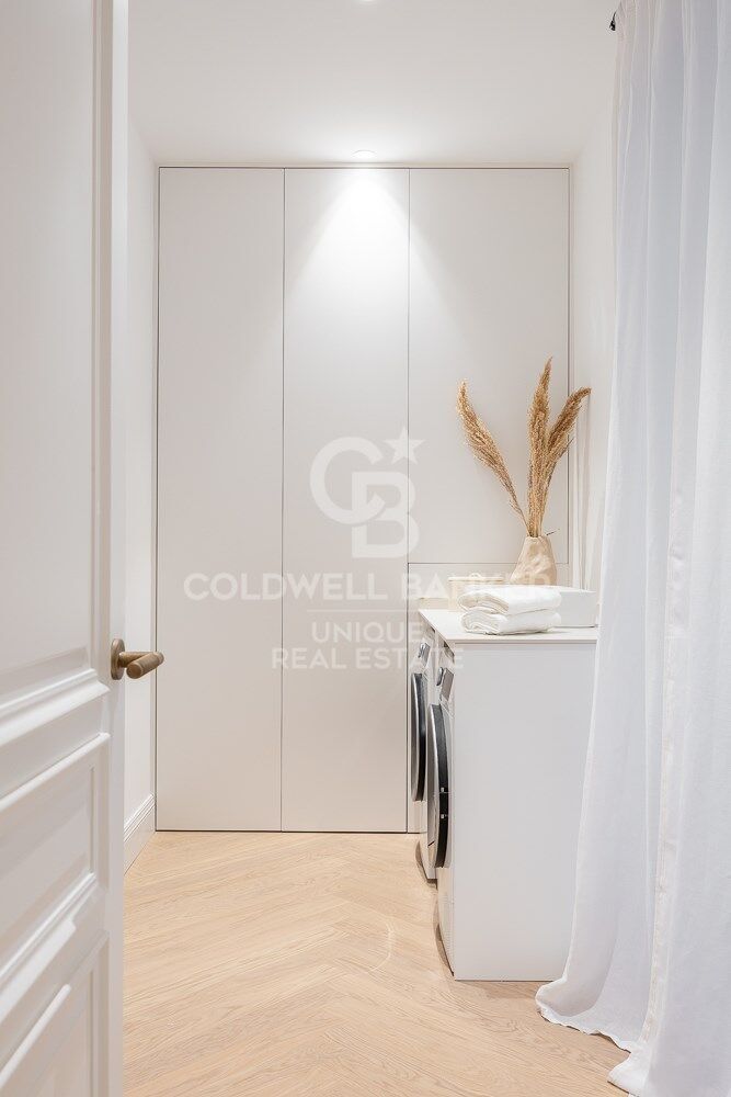 Spectacular flat with terrace for sale in Recoletos, Madrid