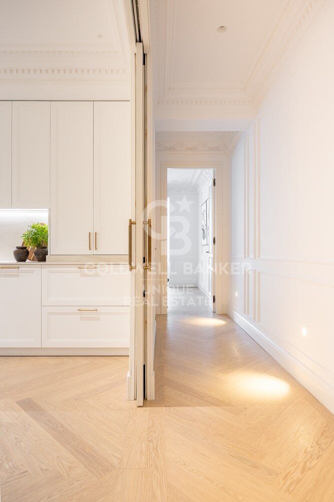 Spectacular flat with terrace for sale in Recoletos, Madrid