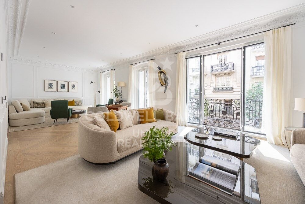 Espectacular vivienda con terraza a la venta en Recoletos, Madrid