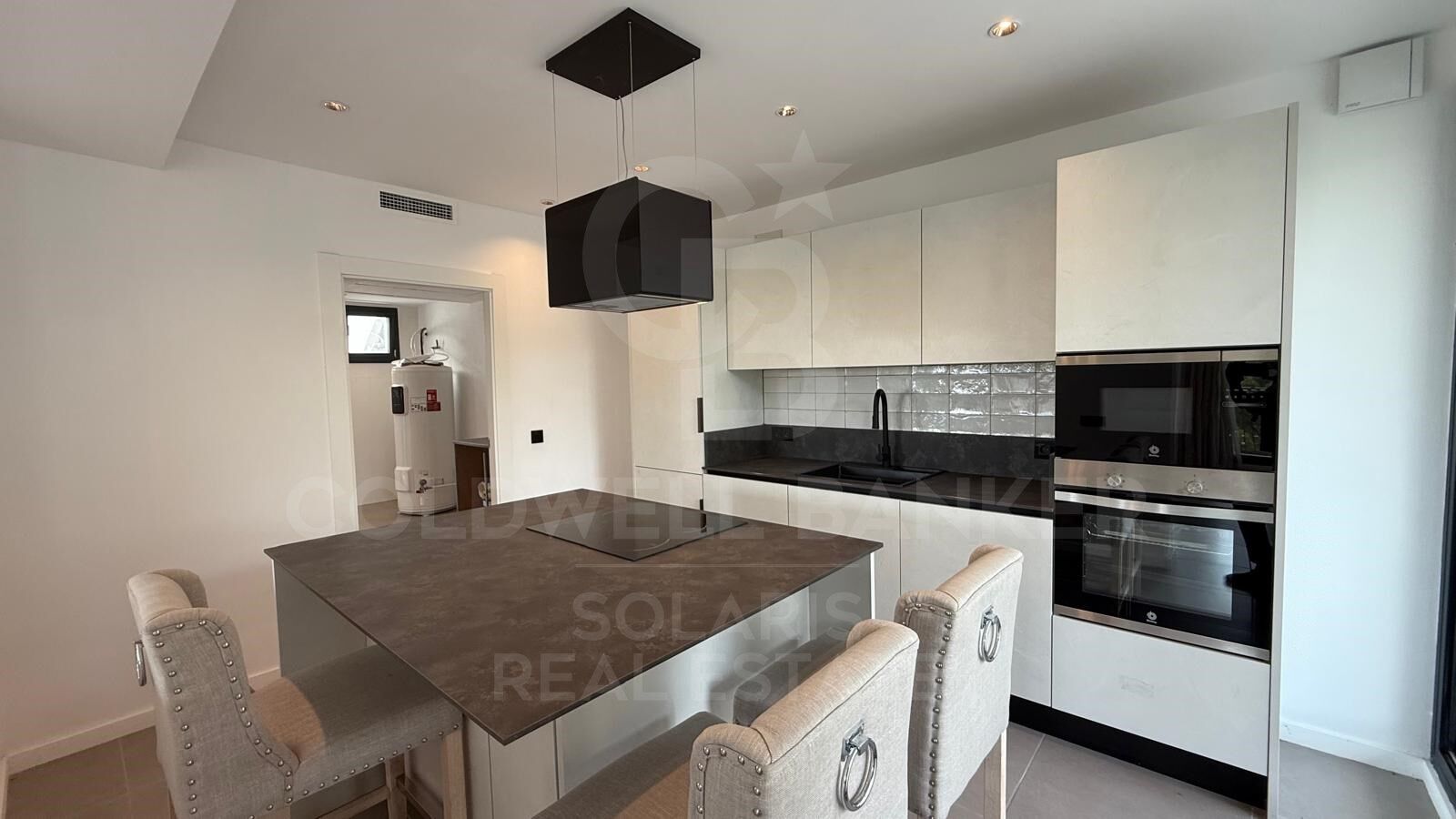 Villa con vistas al mar en Residencial Puerta Fenicia, Jávea