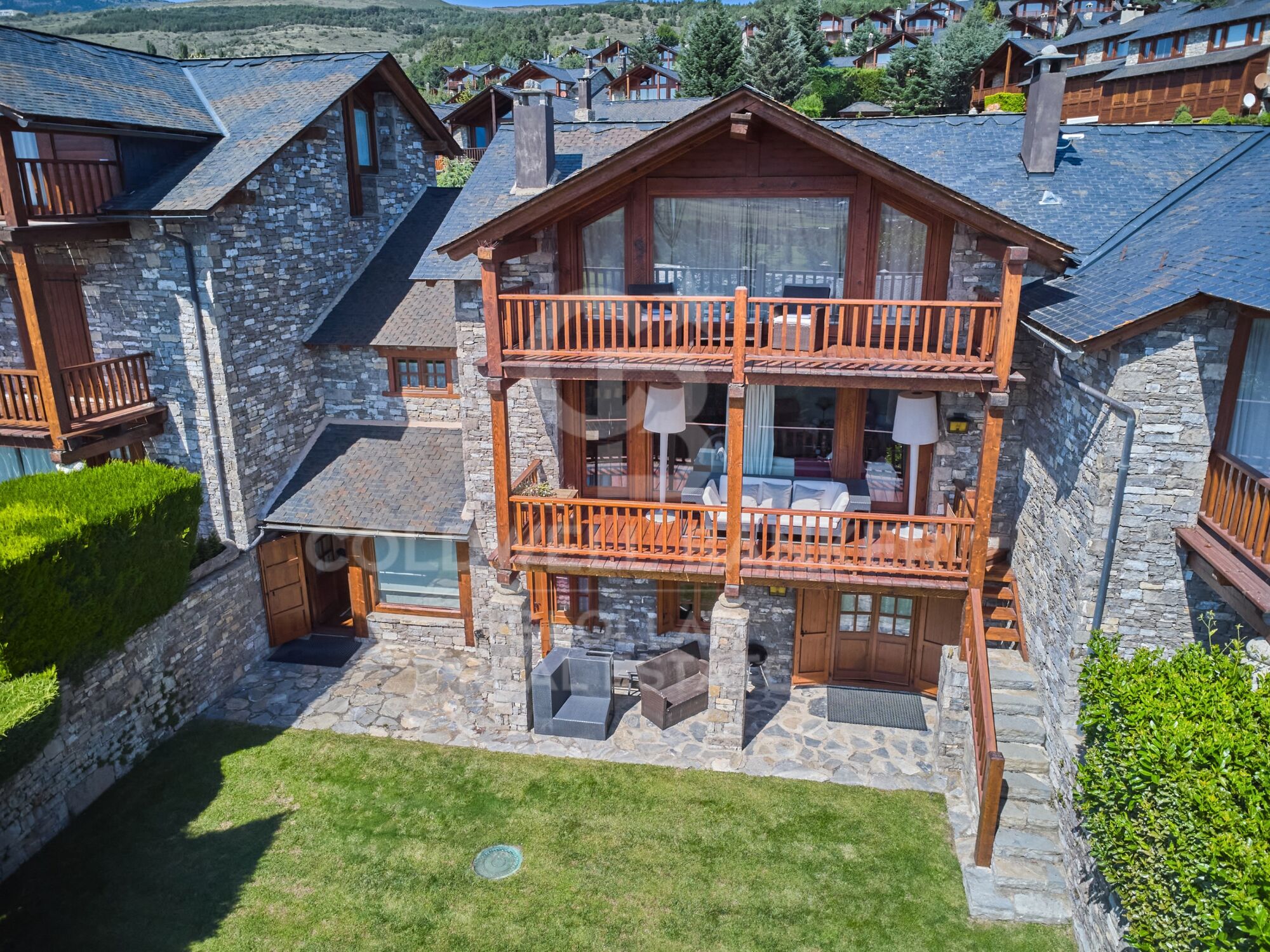 House 5 Bedrooms Triplex Sale Bolvir