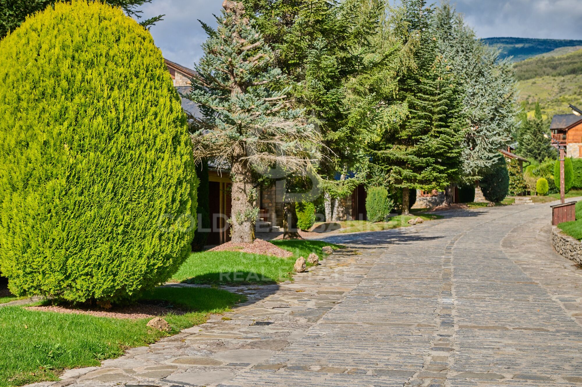 House 5 Bedrooms Triplex Sale Bolvir