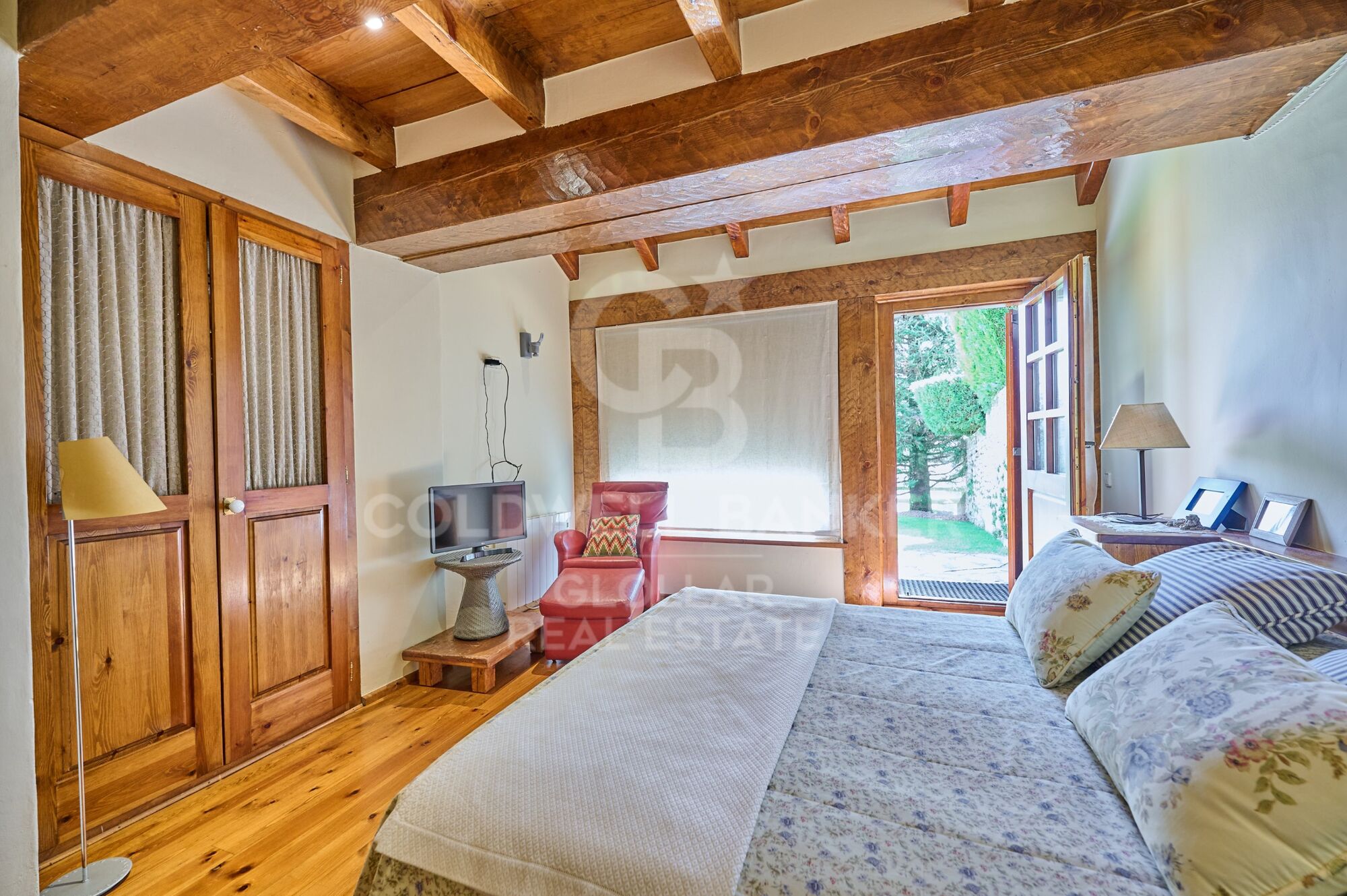 House 5 Bedrooms Triplex Sale Bolvir