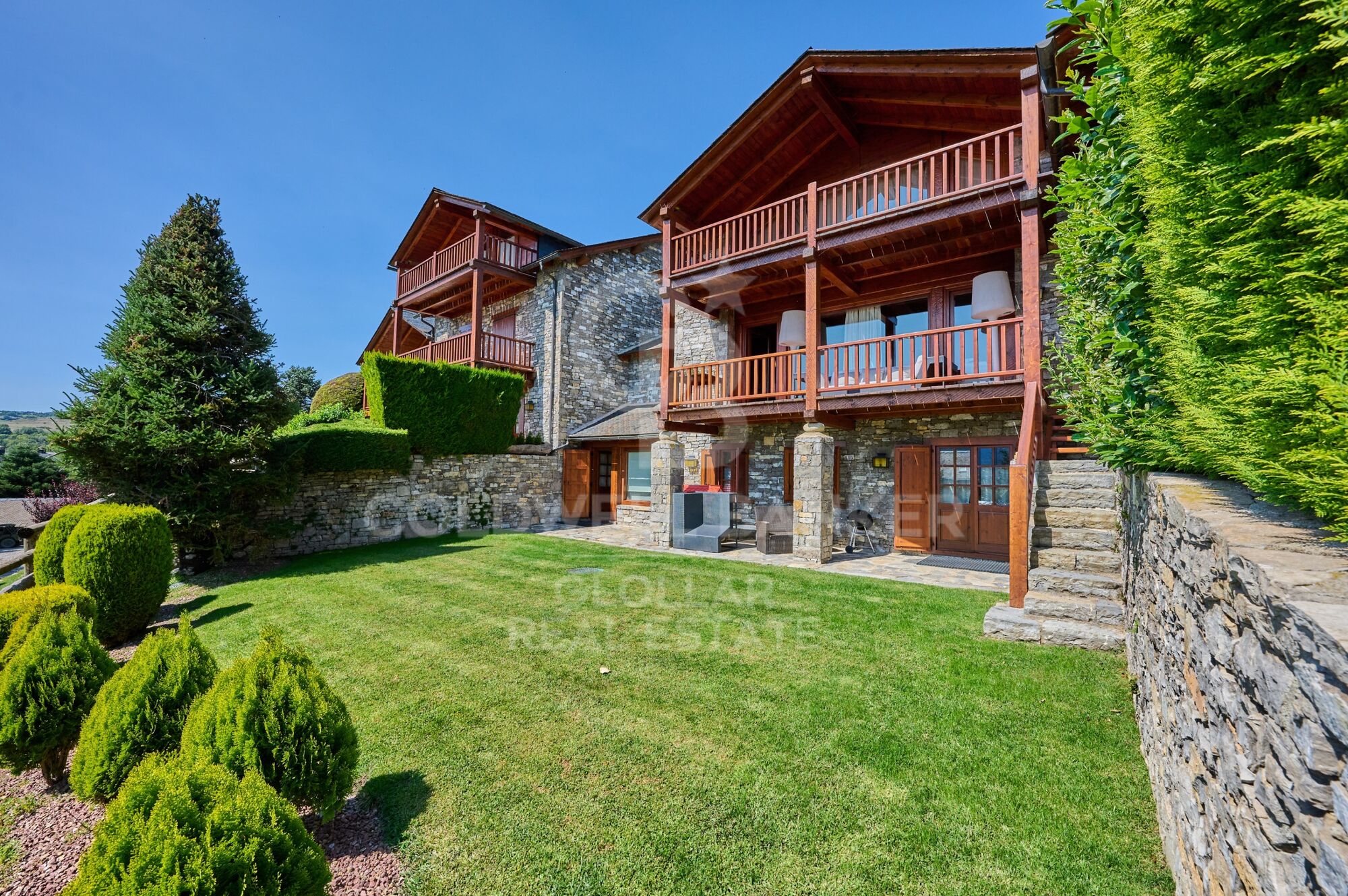 House 5 Bedrooms Triplex Sale Bolvir