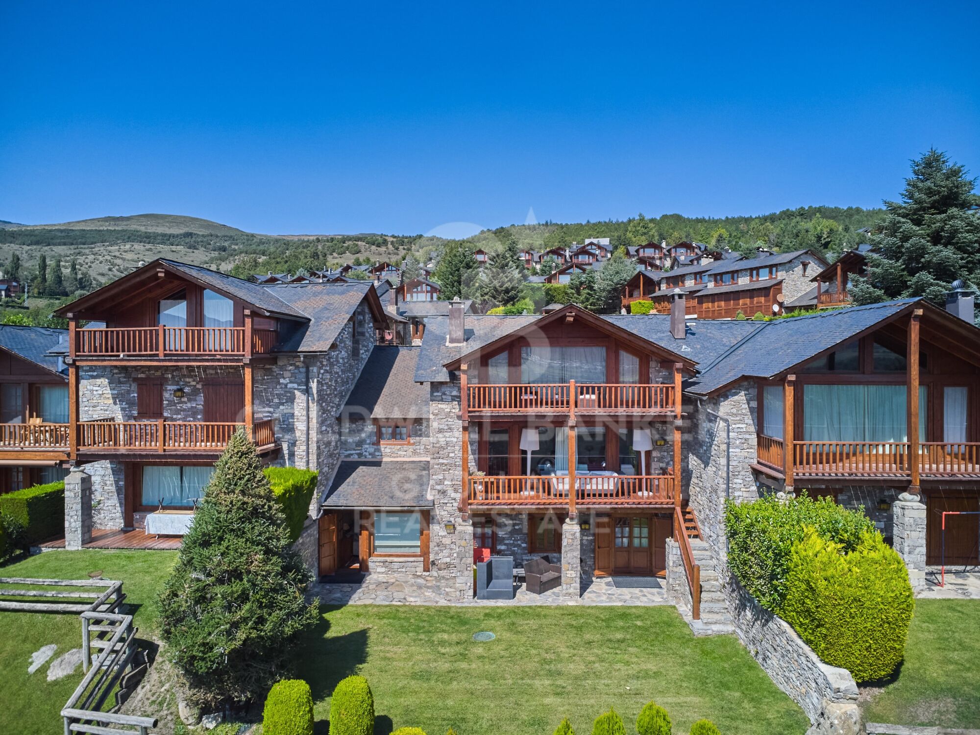 House 5 Bedrooms Triplex Sale Bolvir