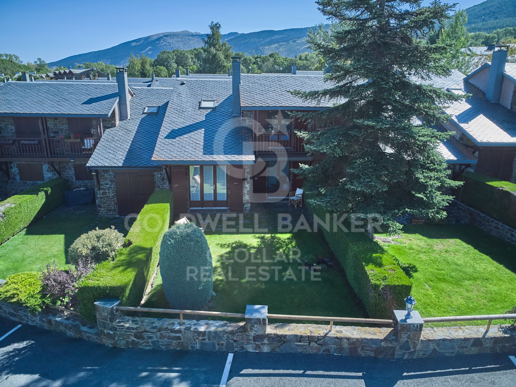 House 3 Bedrooms Duplex Sale Sainte-Léocadie