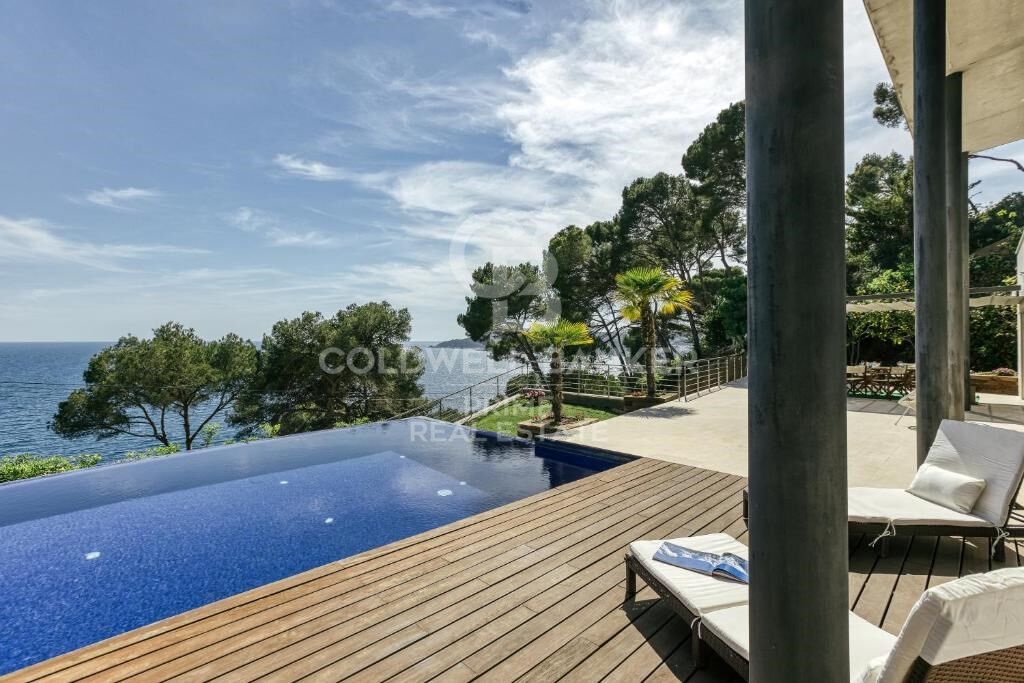 Modern home in Llafranc with stunning sea views