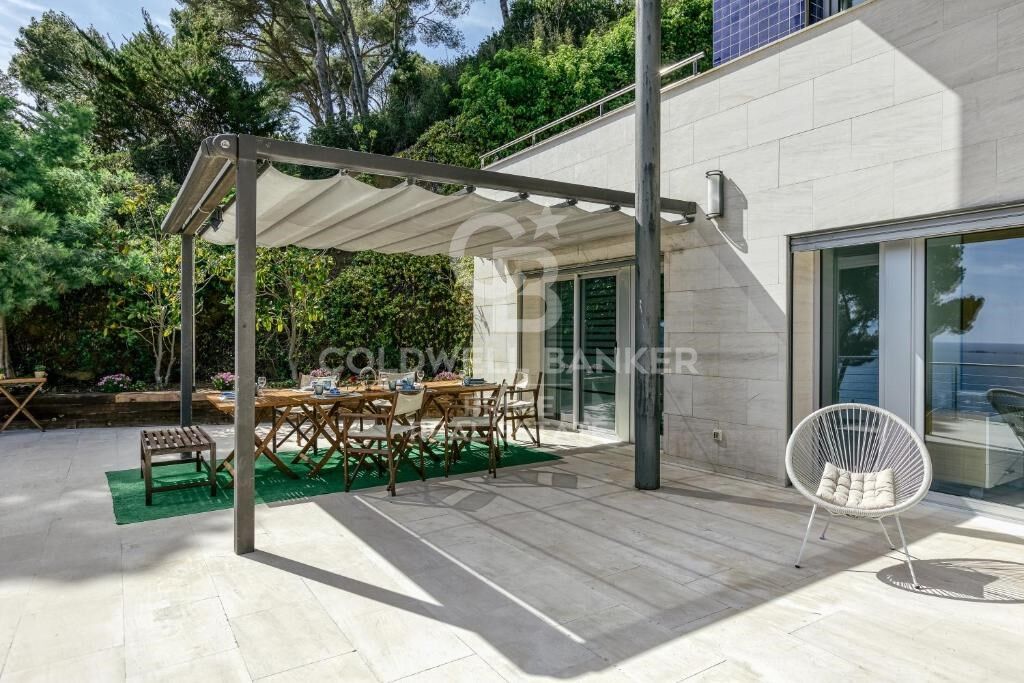 Modern home in Llafranc with stunning sea views