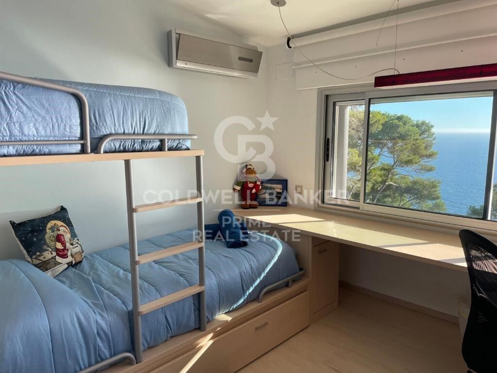 Modern home in Llafranc with stunning sea views