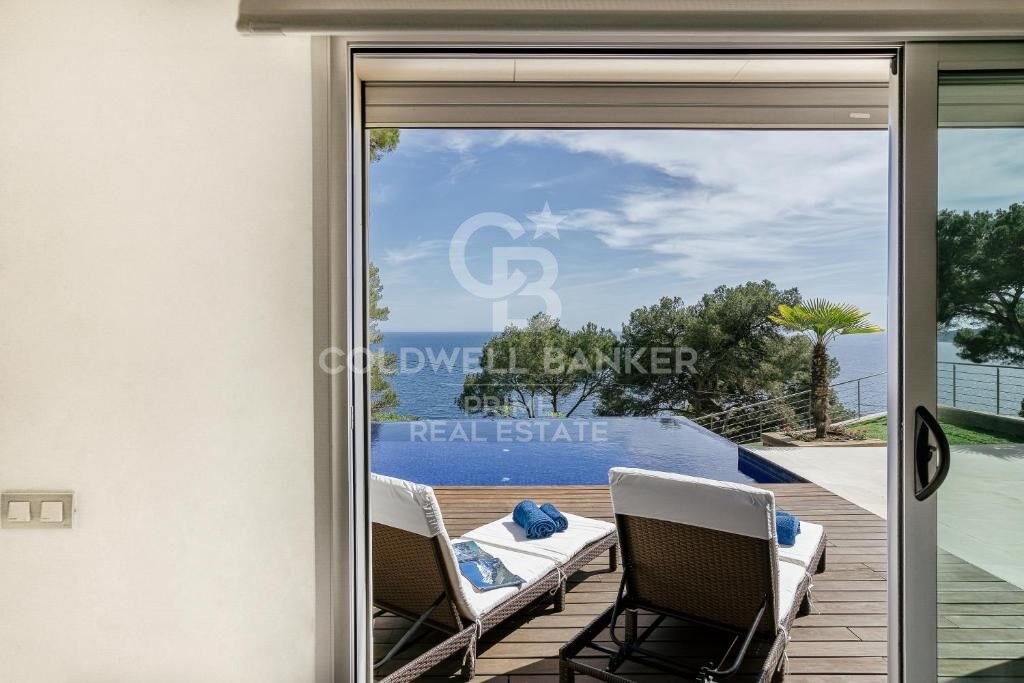 Modern home in Llafranc with stunning sea views