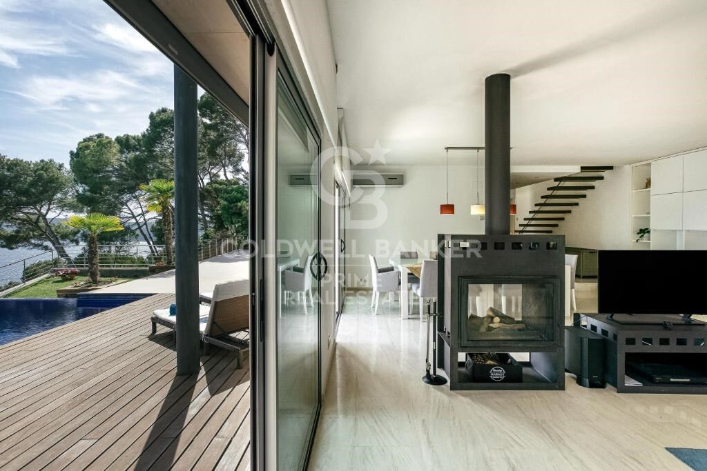 Modern home in Llafranc with stunning sea views