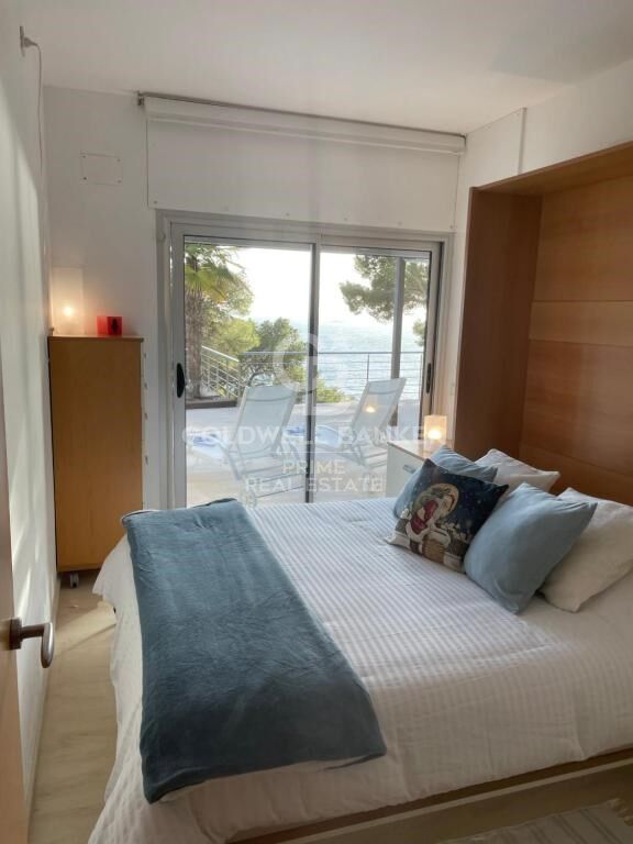 Modern home in Llafranc with stunning sea views