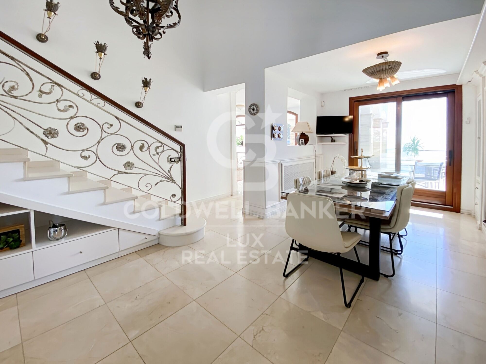 Exclusive villa with sea views, in Roses, Costa Brava