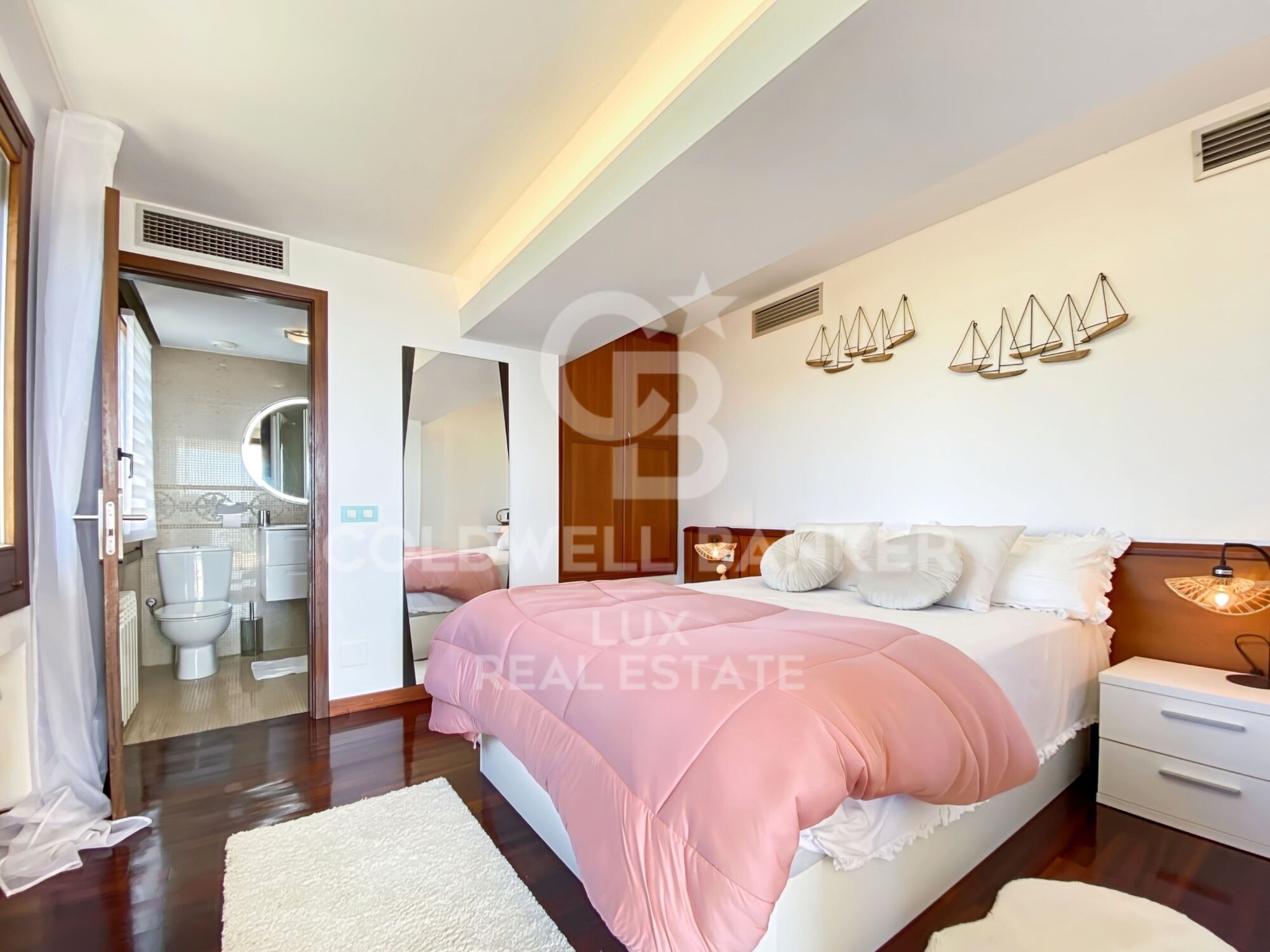 Exclusive villa with sea views, in Roses, Costa Brava