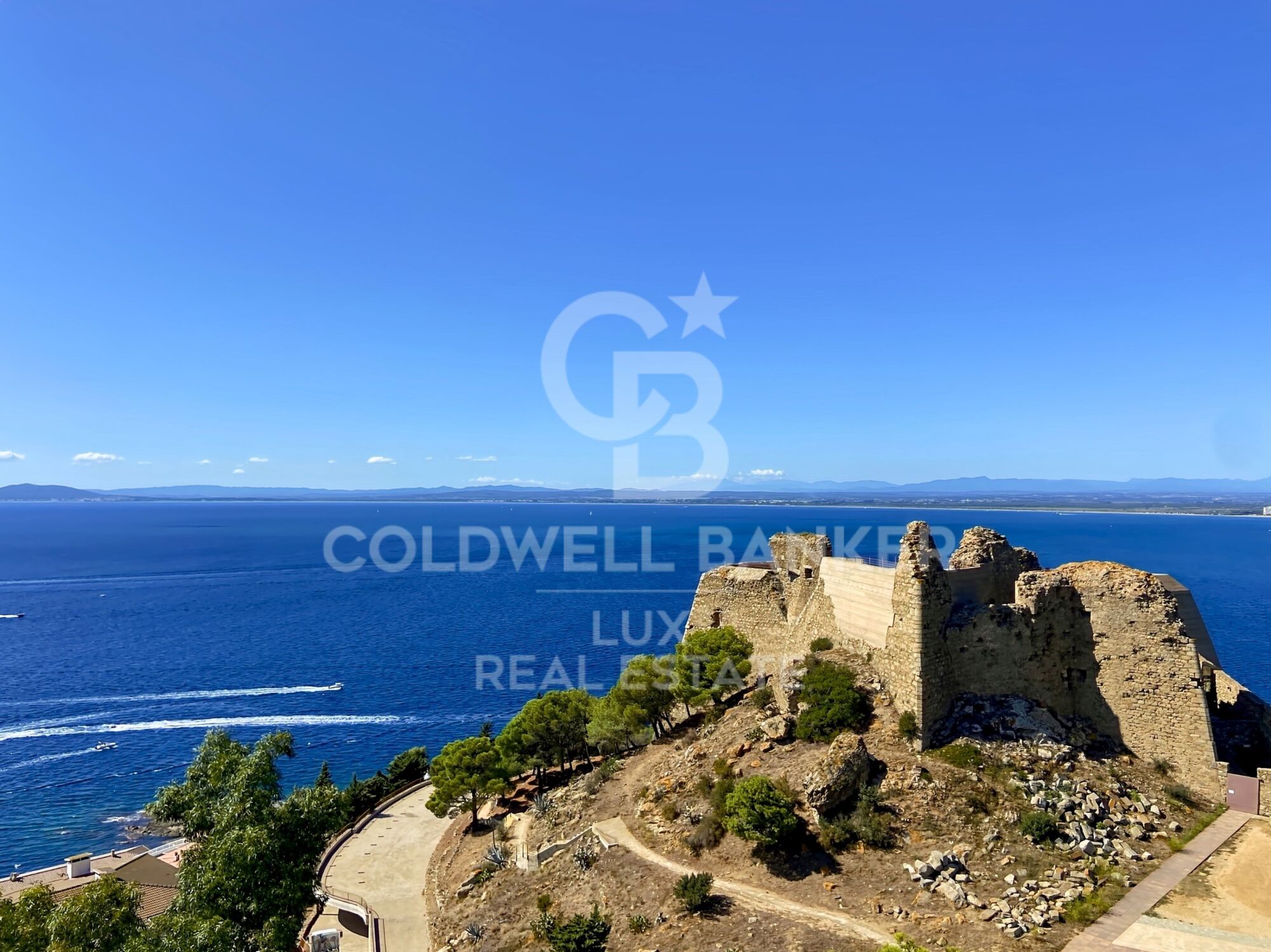 Exclusive villa with sea views, in Roses, Costa Brava