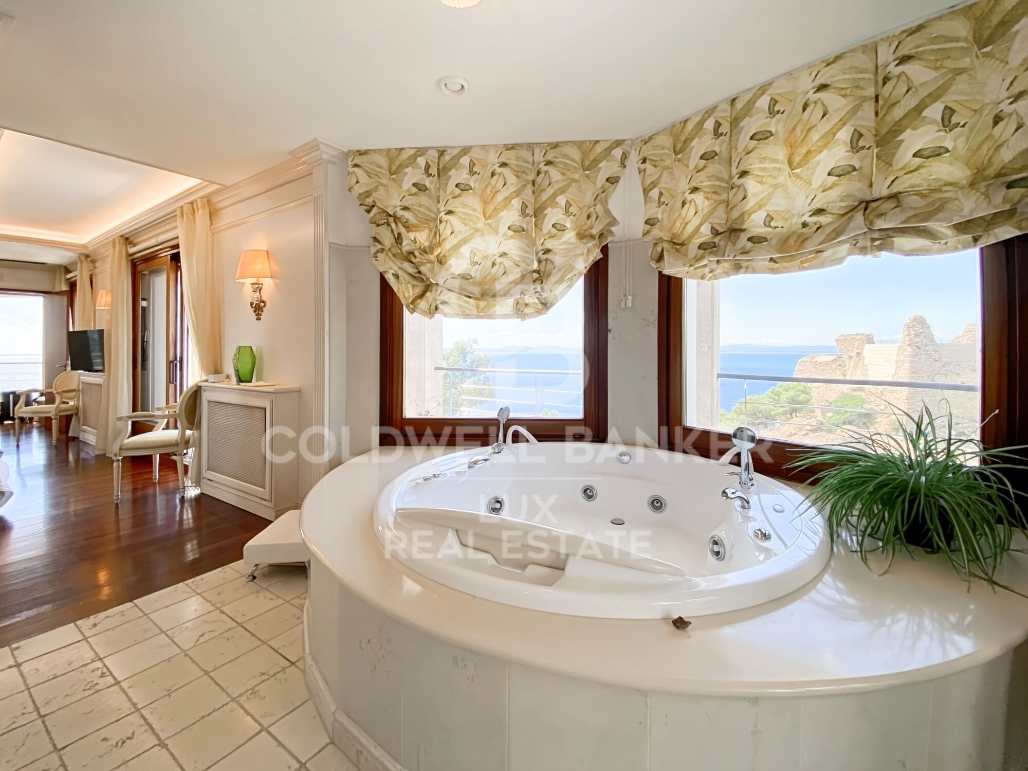 Villa exclusive avec vue mer et licence touristique, à Roses, Costa Brava