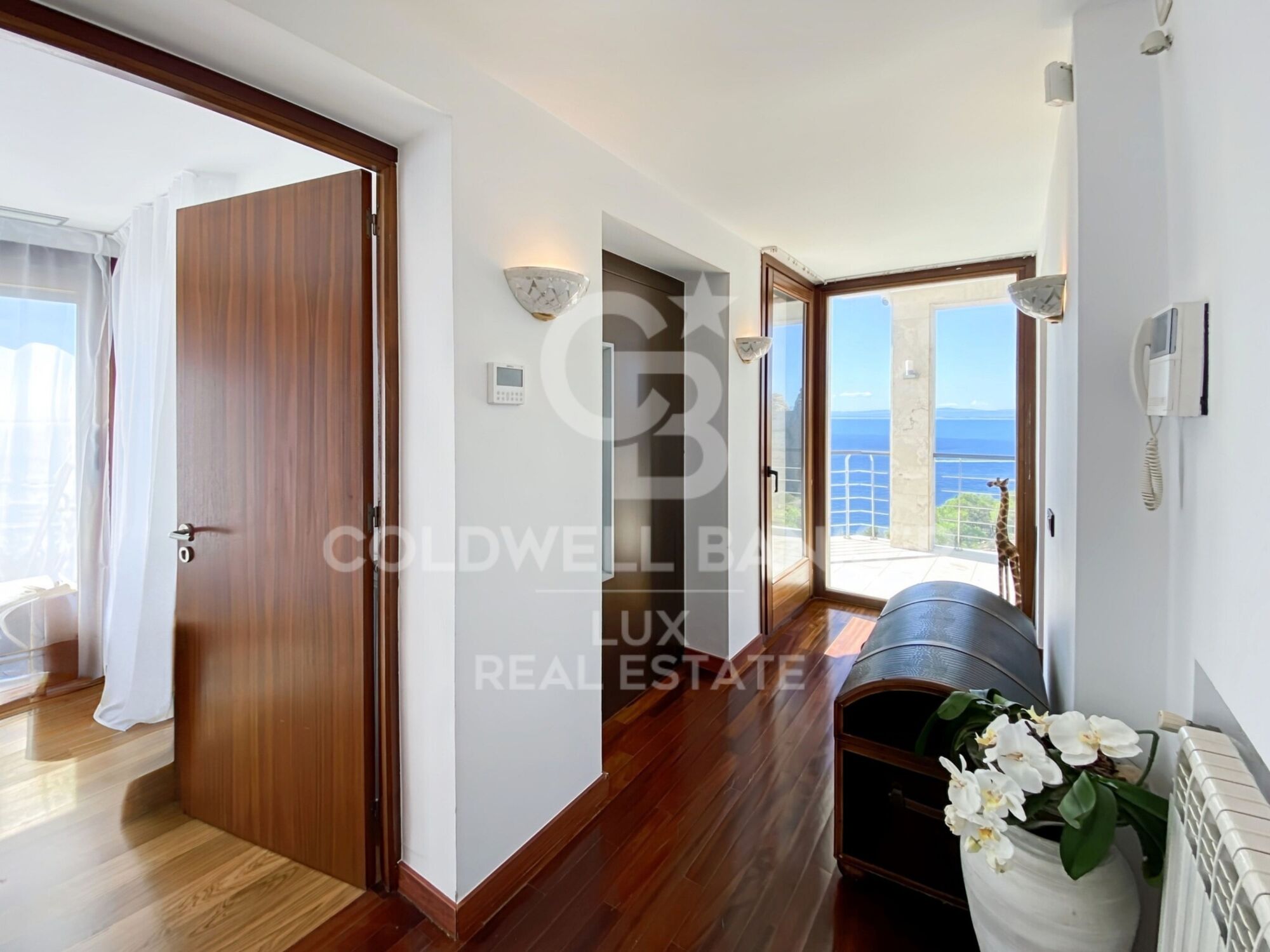 Villa exclusiva con vistas al mar y licencia turística en Roses, Costa Brava