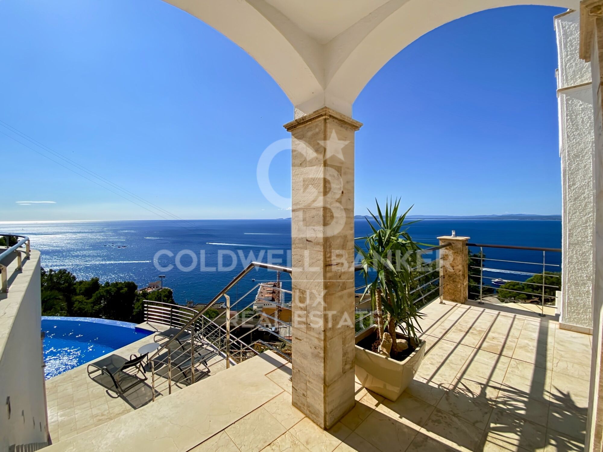 Villa exclusive avec vue mer et licence touristique, à Roses, Costa Brava