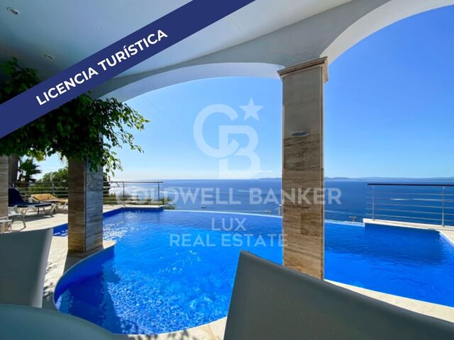 Villa exclusive avec vue mer et licence touristique, à Roses, Costa Brava
