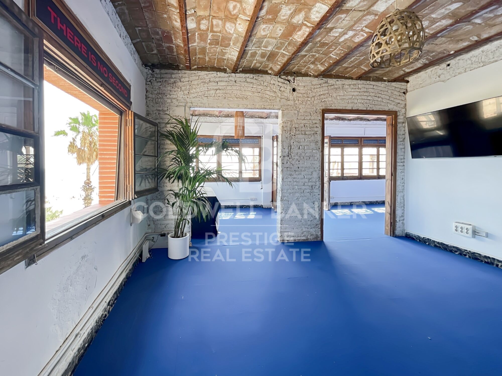 A 3 winds, first line with sea views and 50m2 terrace at ground level