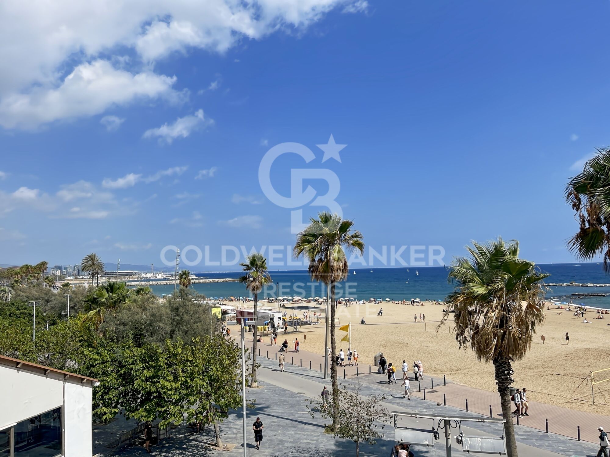 A 3 winds, first line with sea views and 50m2 terrace at ground level