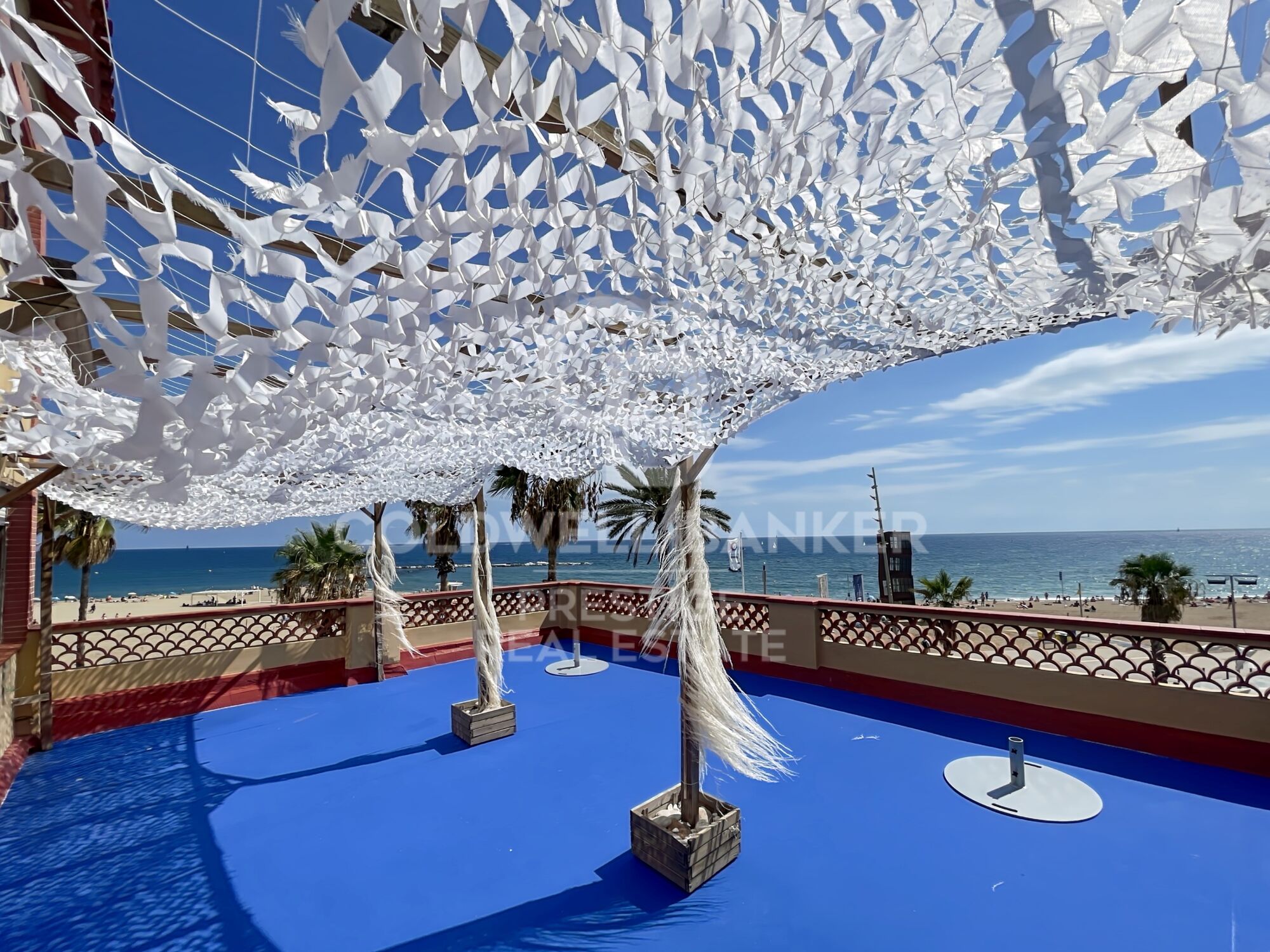 A 3 winds, first line with sea views and 50m2 terrace at ground level