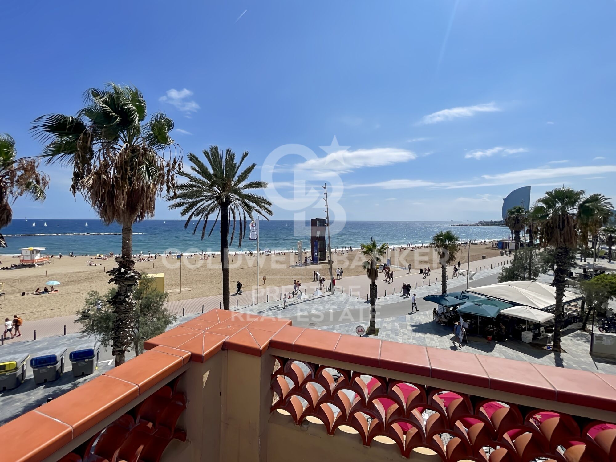 A 3 winds, first line with sea views and 50m2 terrace at ground level