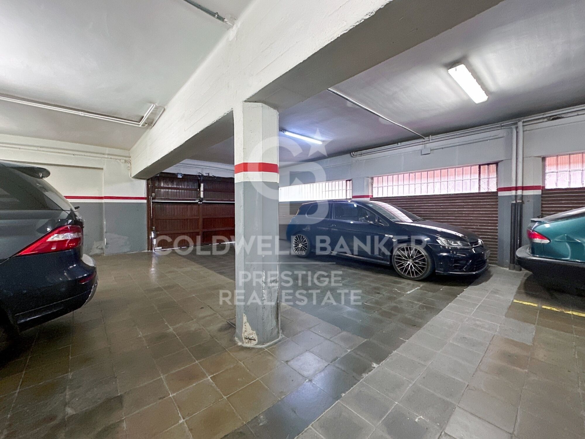 Spacious apartment to renovate in Sant Gervasi.