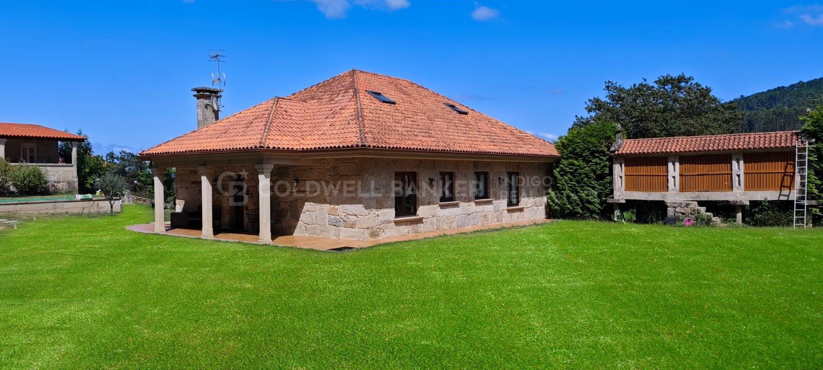 Chalet en pierre dans la région du Salnés