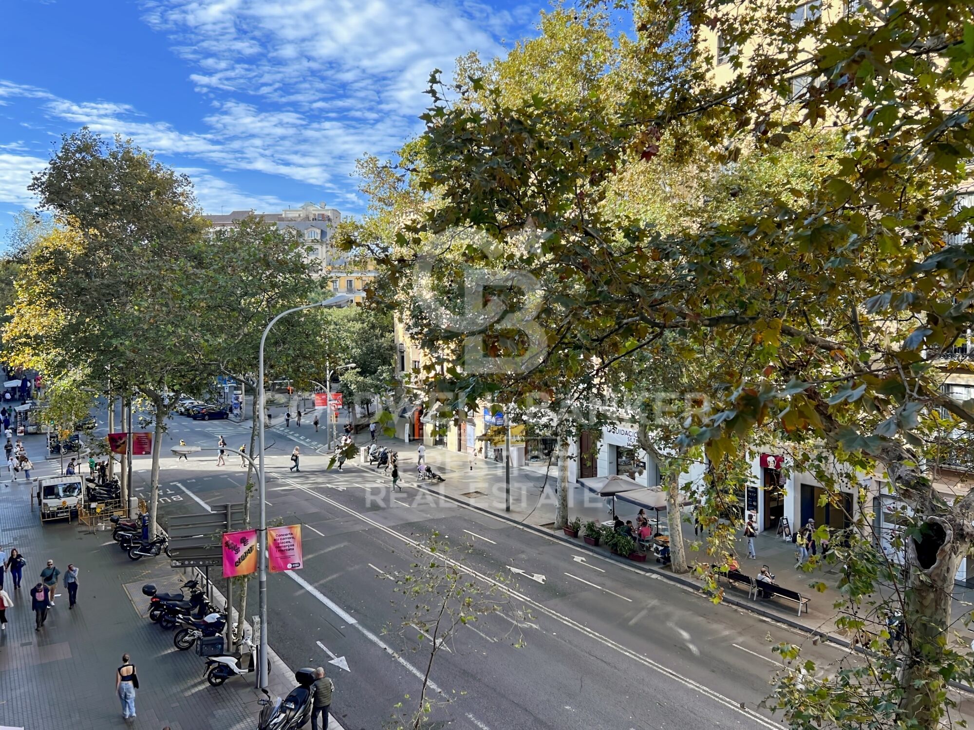 Appartement avec terrasse près de la Place Universitat