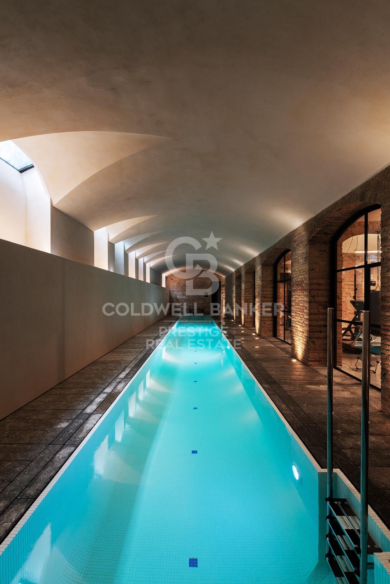 Penthouse with terrace in Modernist building