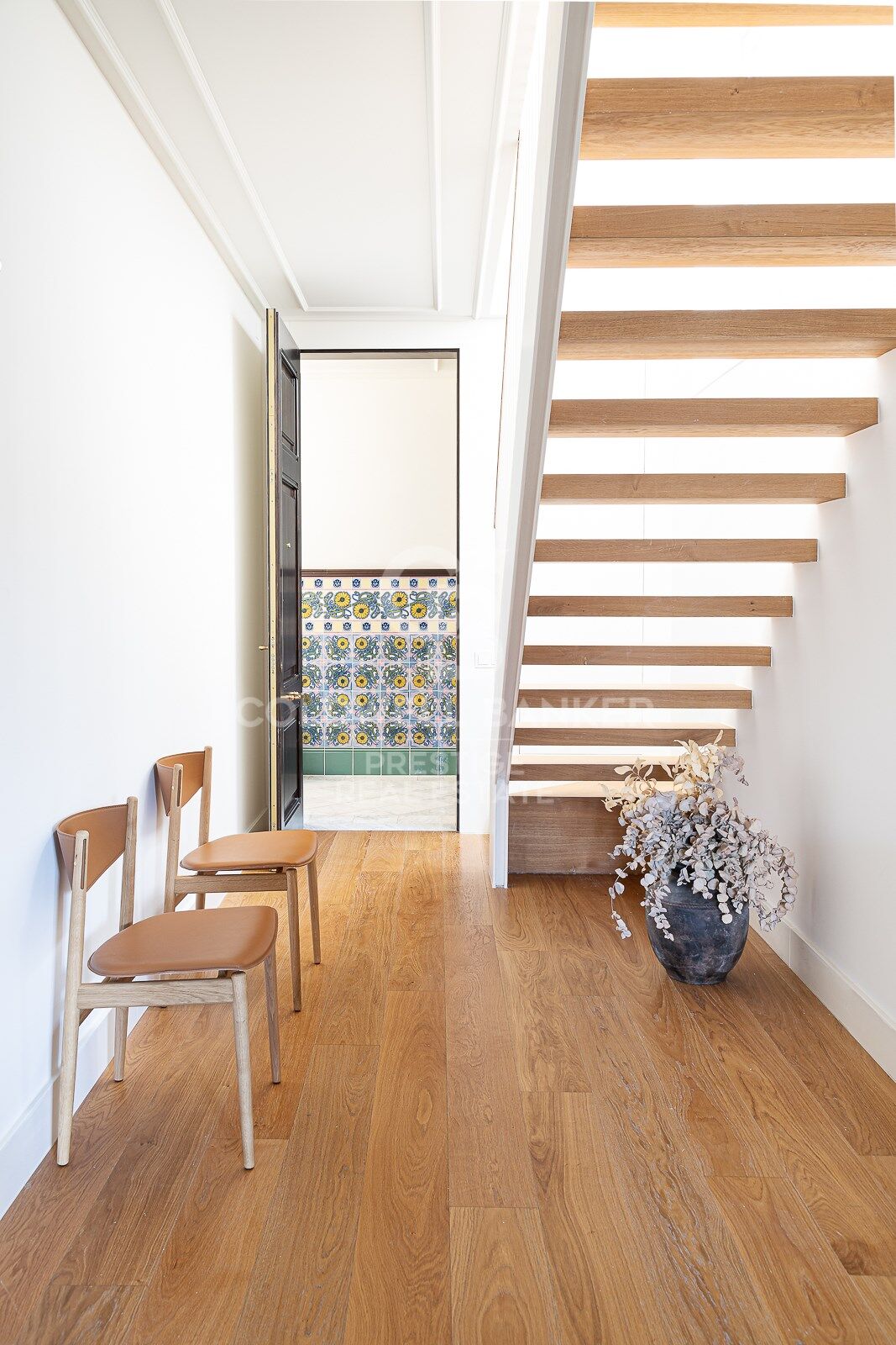 Penthouse with terrace in Modernist building