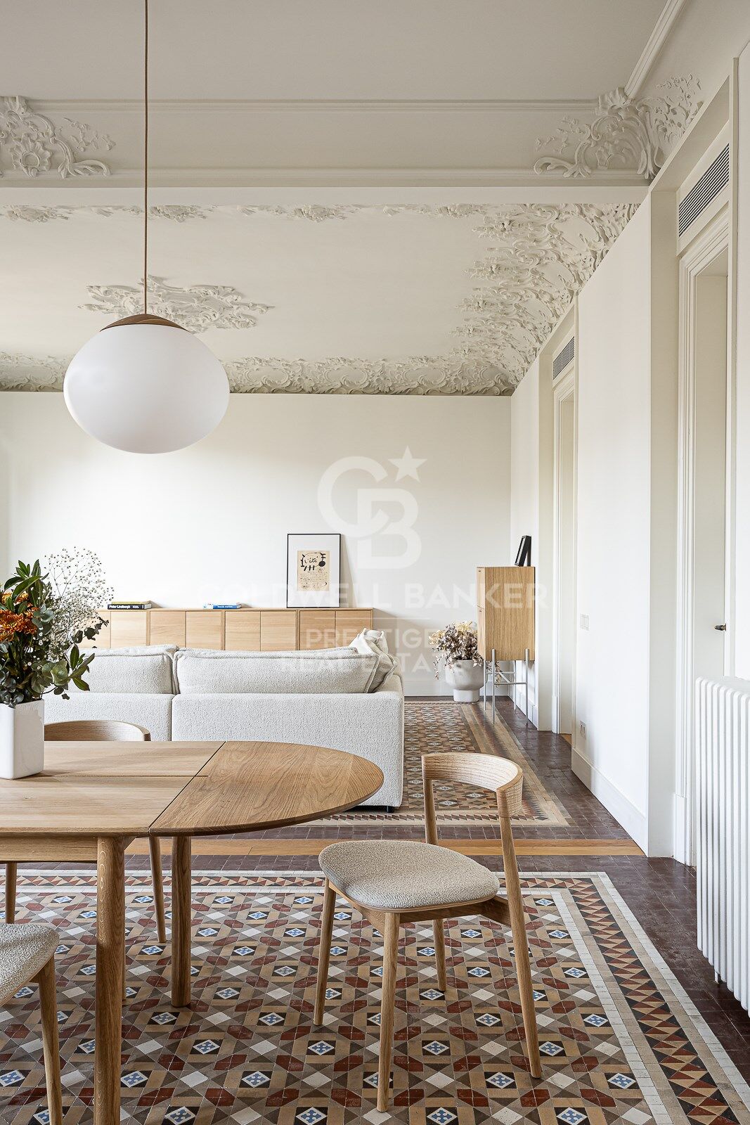 Penthouse with terrace in Modernist building