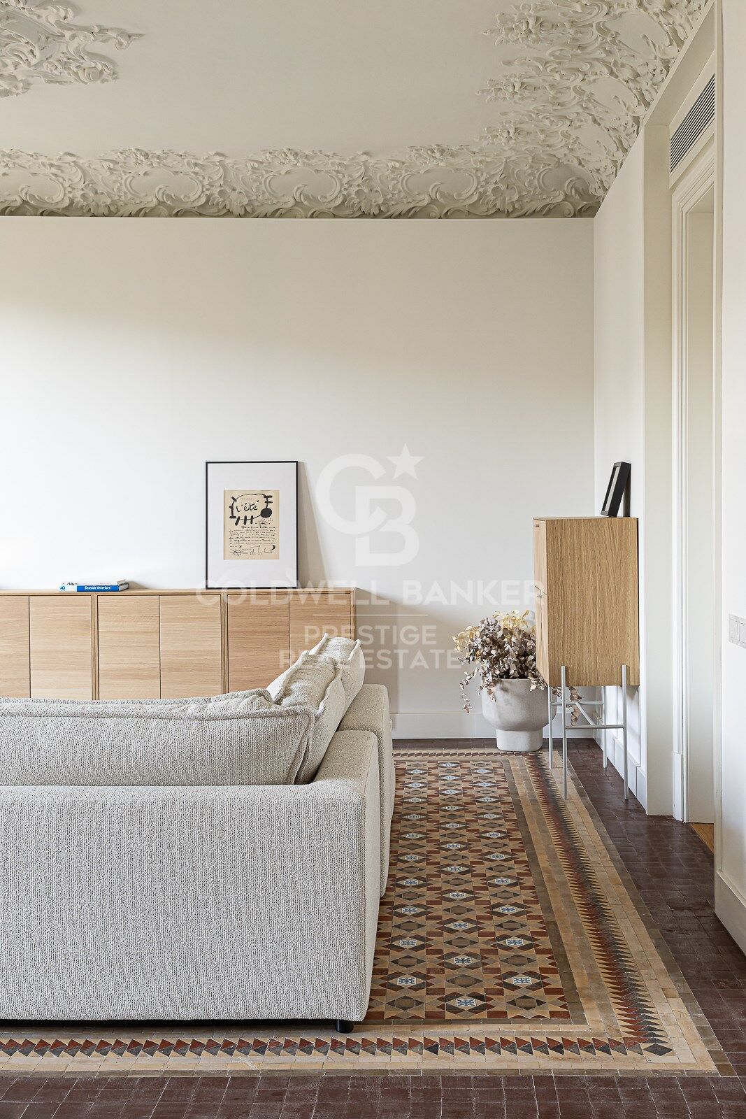 Penthouse with terrace in Modernist building