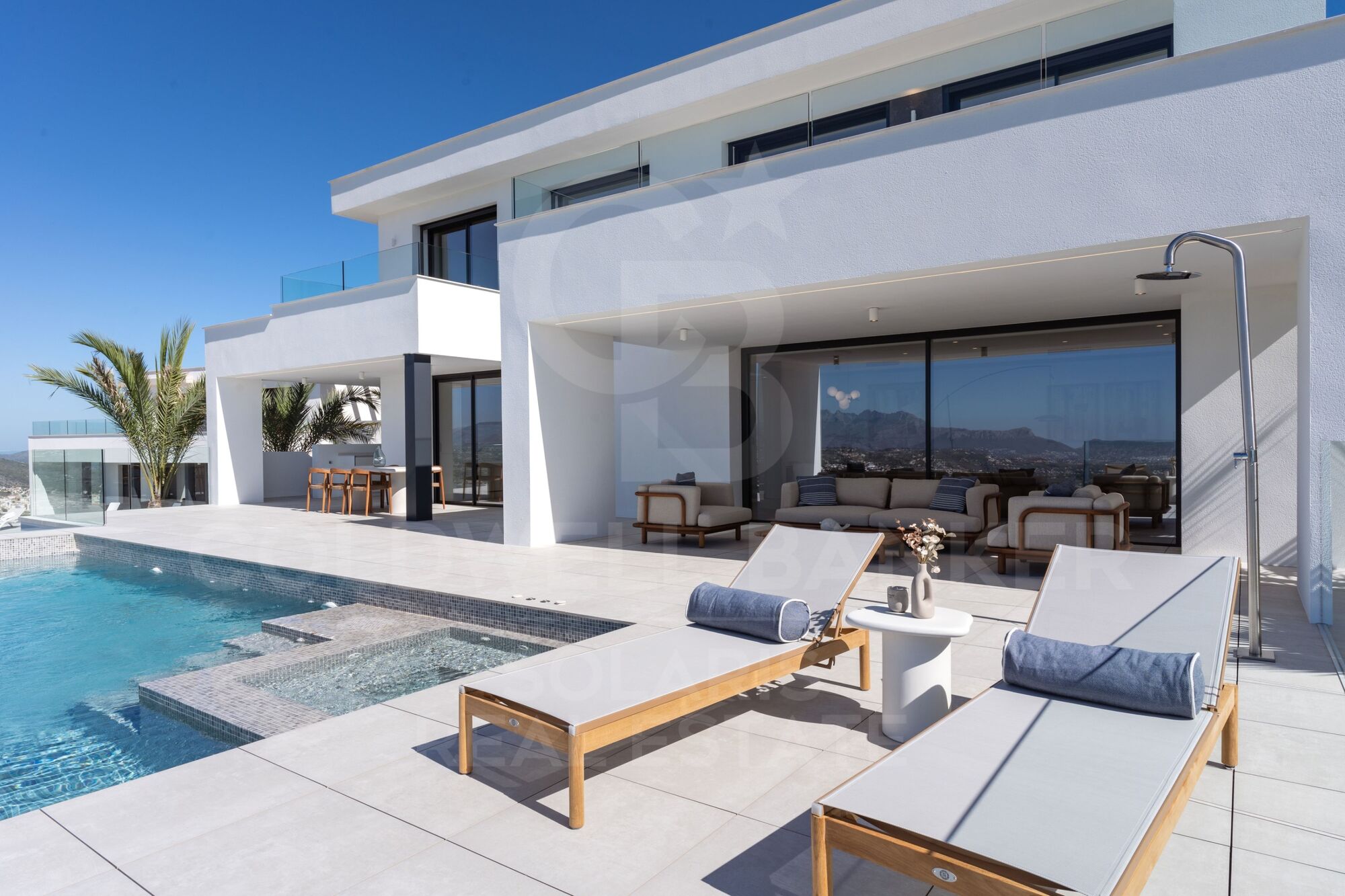 Villa Faro moderne Luxusvilla zum Verkauf in Residencial Jazmines Cumbre del Sol