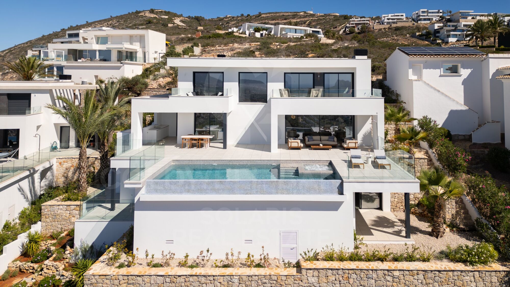 Villa Faro chalet de lujo moderno en venta en Residencial Jazmines Cumbre del Sol