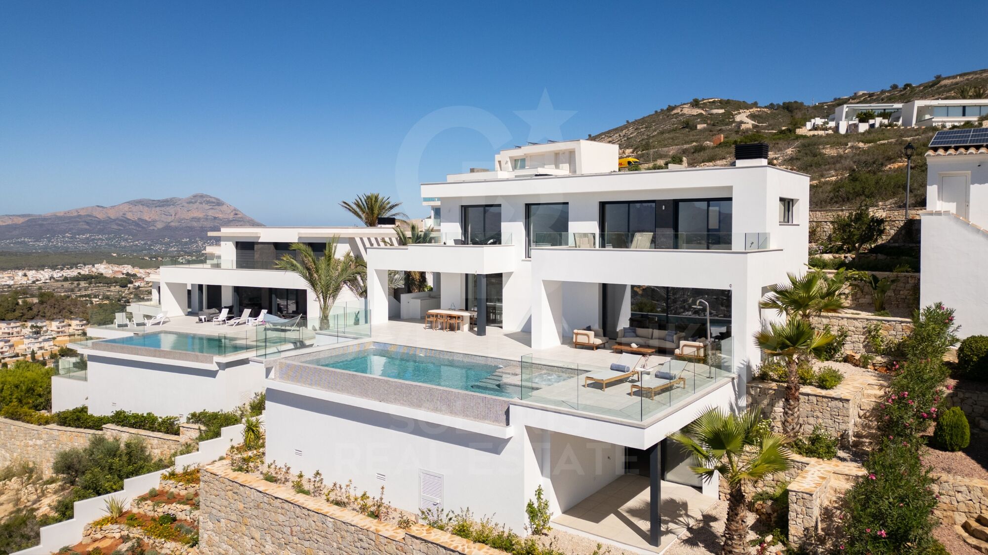 Villa Faro chalet de lujo moderno en venta en Residencial Jazmines Cumbre del Sol