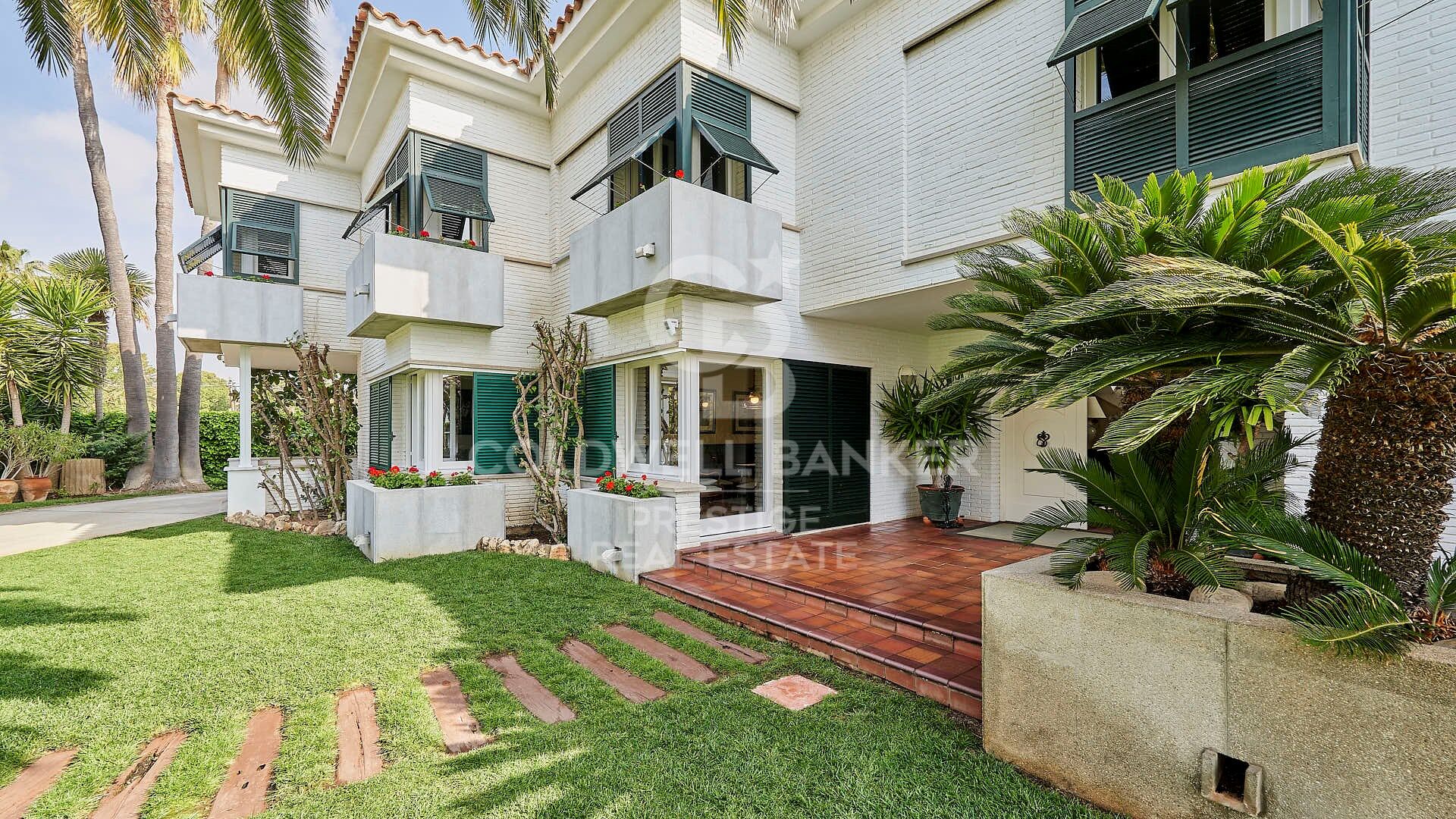 Luxury home on the seafront of Sitges