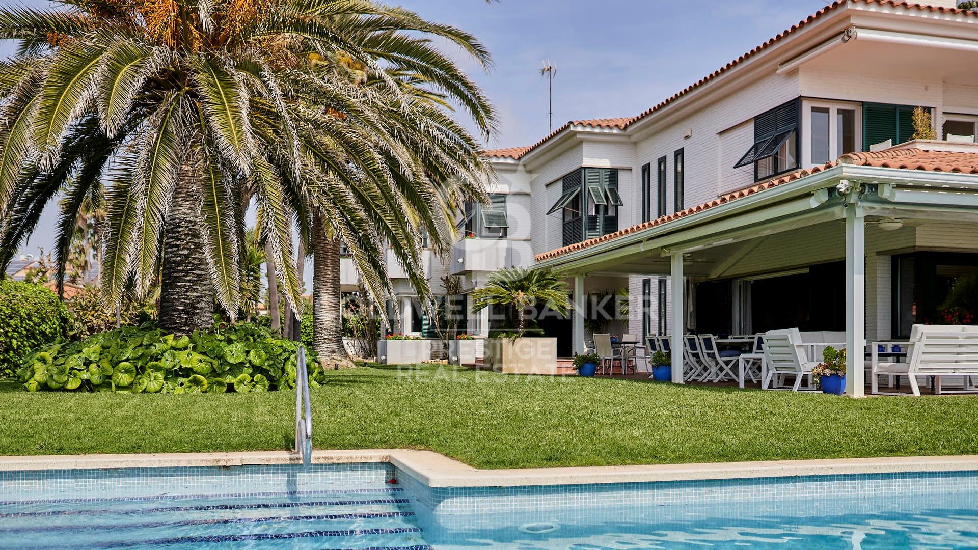 Luxury home on the seafront of Sitges