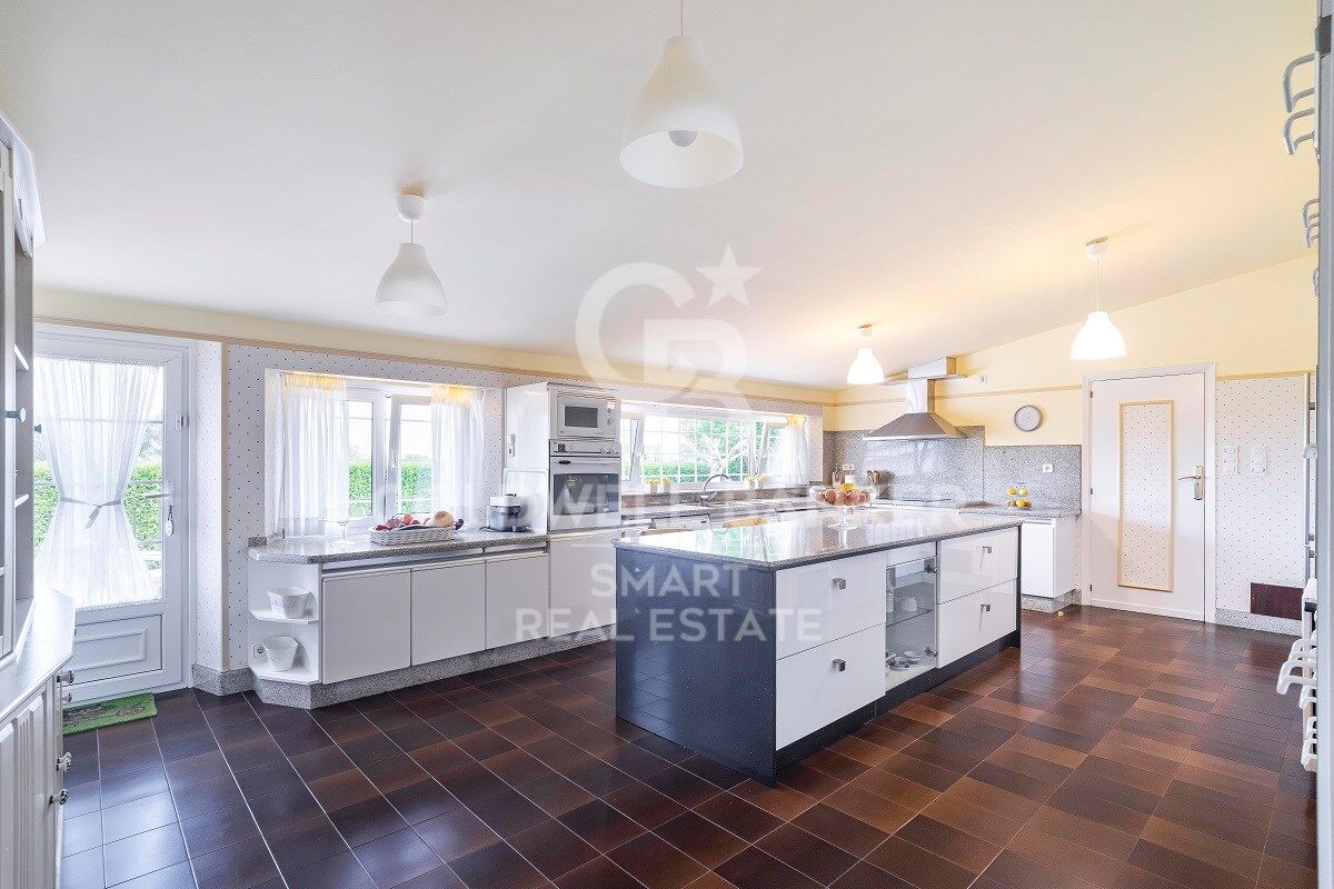 Magnificent villa in Montrove, Oleiros