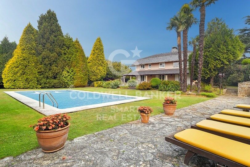 Magnificent villa in Montrove, Oleiros